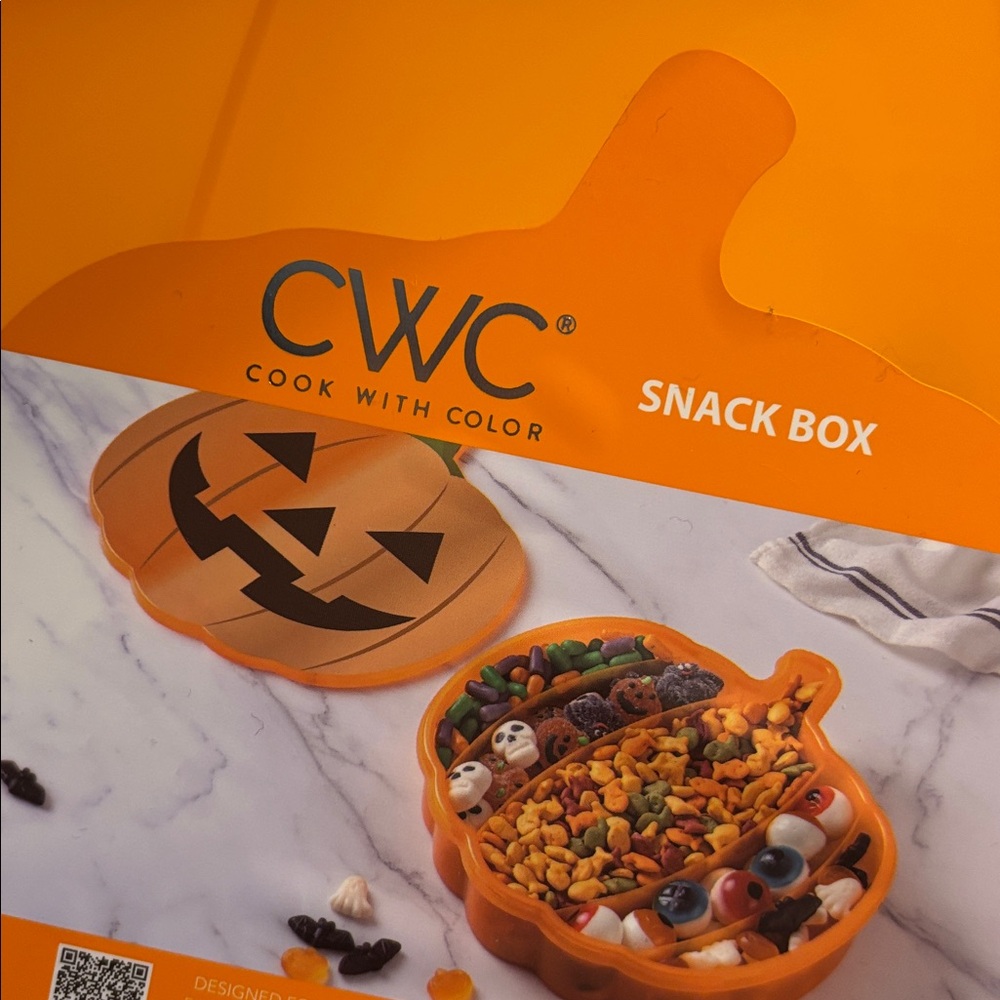 CWC Figural Pumpkin Halloween Snackle Box - Picture 10 of 12